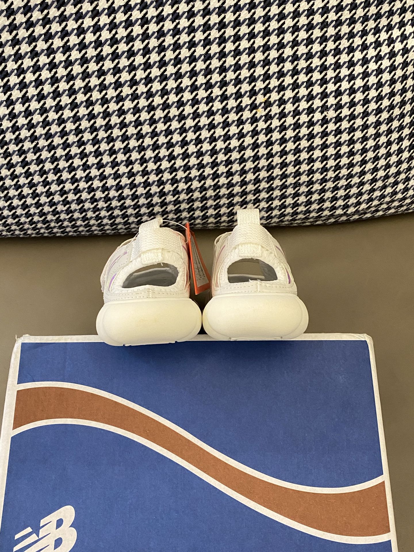 图片[7]-原图直出🌟 幼儿园门口被追问链接的NB 920魔术贴儿童凉鞋🔥采用魔术贴设计方便宝贝穿脱✔️真的卖爆了💥一双凉鞋穿遍整个夏天🏝️趁现在有活动赶紧囤起来-选品中心