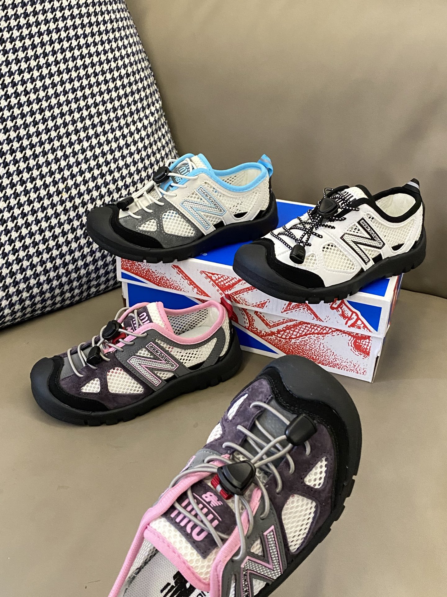 图片[6]-原图直出🌟 这双NB530miumiu儿童凉鞋💖不仅设计时尚，还超级贴心哦🌟采用松紧扣设计方便快捷🫡让小脚丫穿脱自如✅就像变魔术一样快手快脚😜快手快手-选品中心