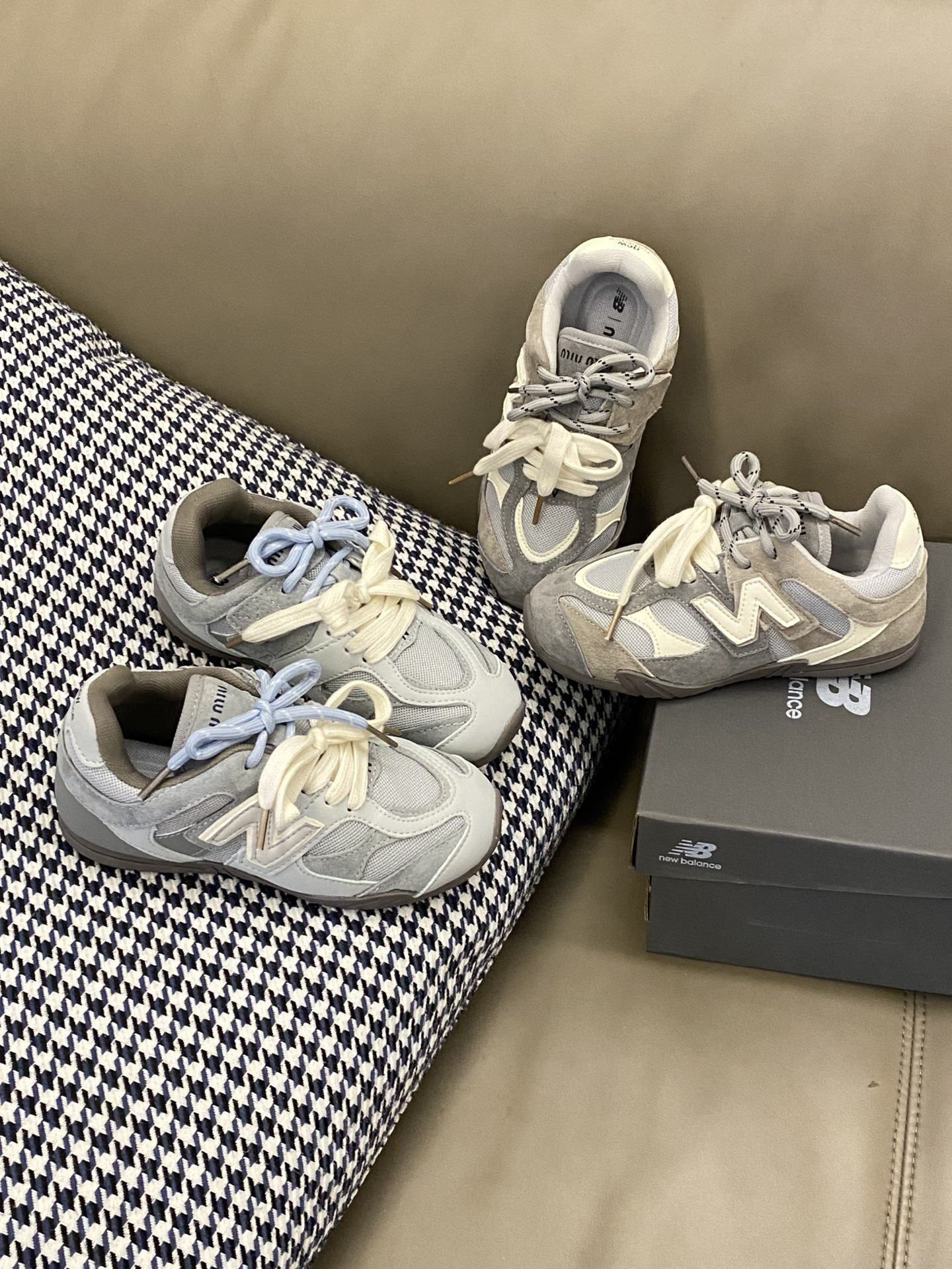 图片[4]-原图直出🌟 NB 530MIUMIU同款运动鞋双鞋带+魔术贴设计方便穿脱✅鞋面采用优质材质，透气性极佳🤭鞋底防滑耐磨让宝贝无论在何种地形都能稳固步伐，行走自如🛤️-选品中心