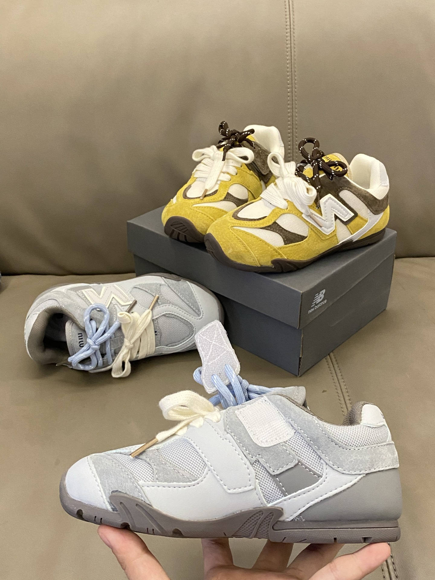 图片[3]-原图直出🌟 NB 530MIUMIU同款运动鞋双鞋带+魔术贴设计方便穿脱✅鞋面采用优质材质，透气性极佳🤭鞋底防滑耐磨让宝贝无论在何种地形都能稳固步伐，行走自如🛤️-选品中心