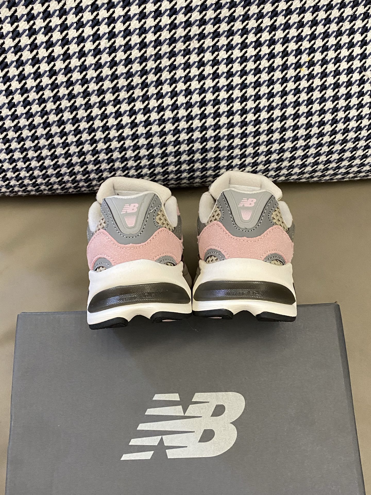 图片[8]-原图直出🌟 我尊嘟是入了一双又一双的节奏🎶配色看着好舒服🫠鞋面网布设计干爽透气💨外带增高效果🤩上脚很软很舒服🤗韩气休闲十足🌟炒鸡百搭好看很喜欢😘尺码：26-37.💰-选品中心