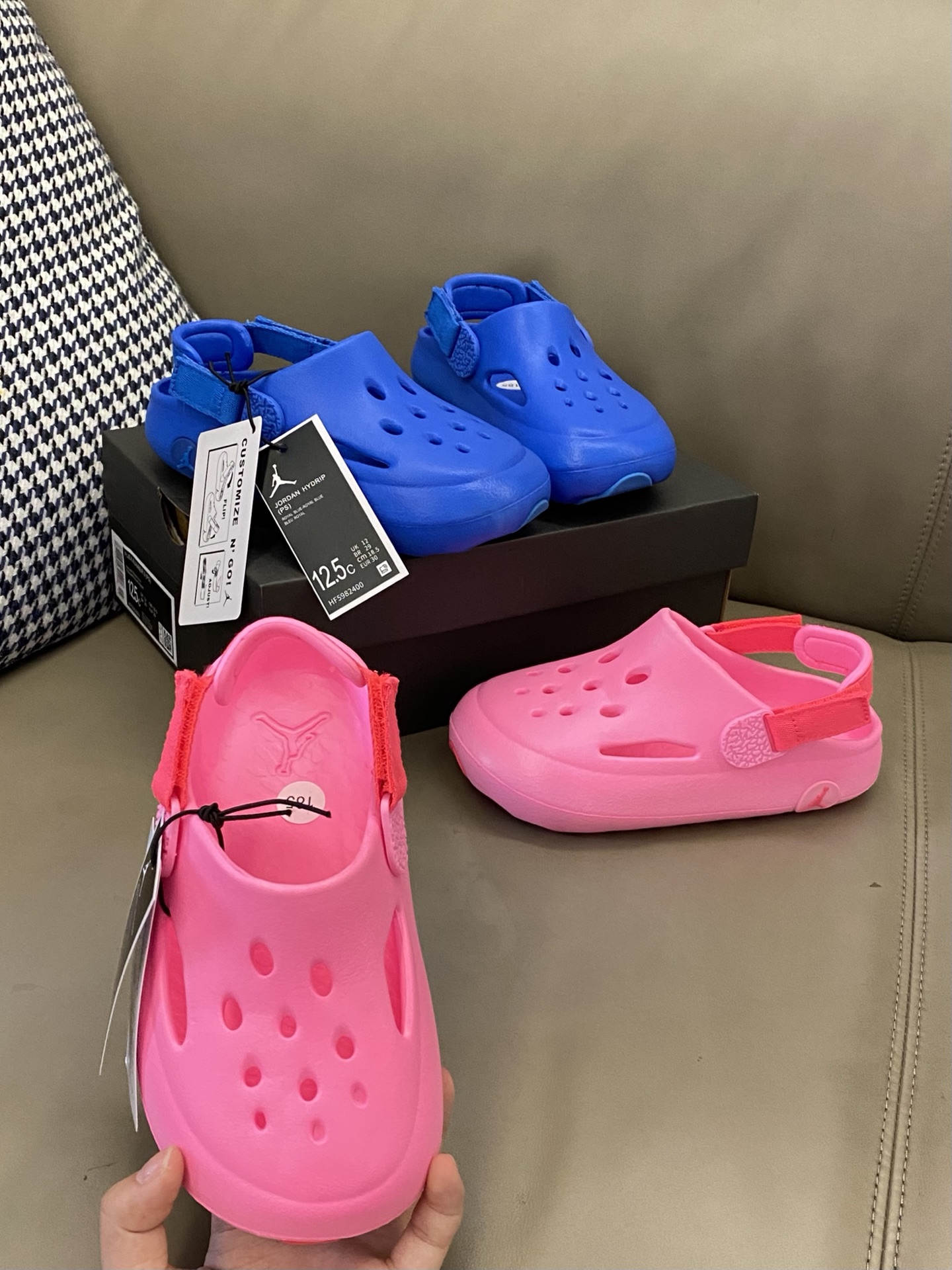 图片[4]-原图直出🌟 家人们挖到了一双超级好穿的洞洞鞋🤩特别舒服还很显高🤣炒鸡百搭出门随便穿🫠整双鞋子非常透气💨鞋底防滑耐磨抓地力强-选品中心