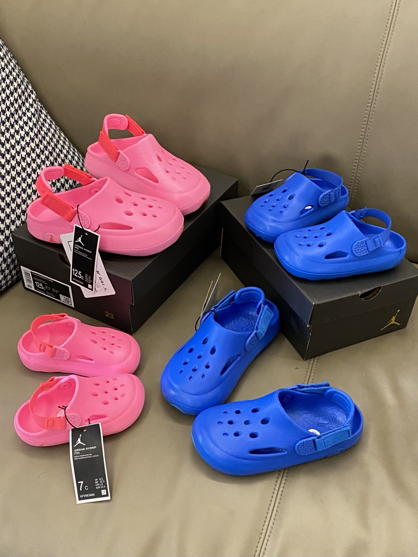 图片[6]-原图直出🌟 家人们挖到了一双超级好穿的洞洞鞋🤩特别舒服还很显高🤣炒鸡百搭出门随便穿🫠整双鞋子非常透气💨鞋底防滑耐磨抓地力强-选品中心