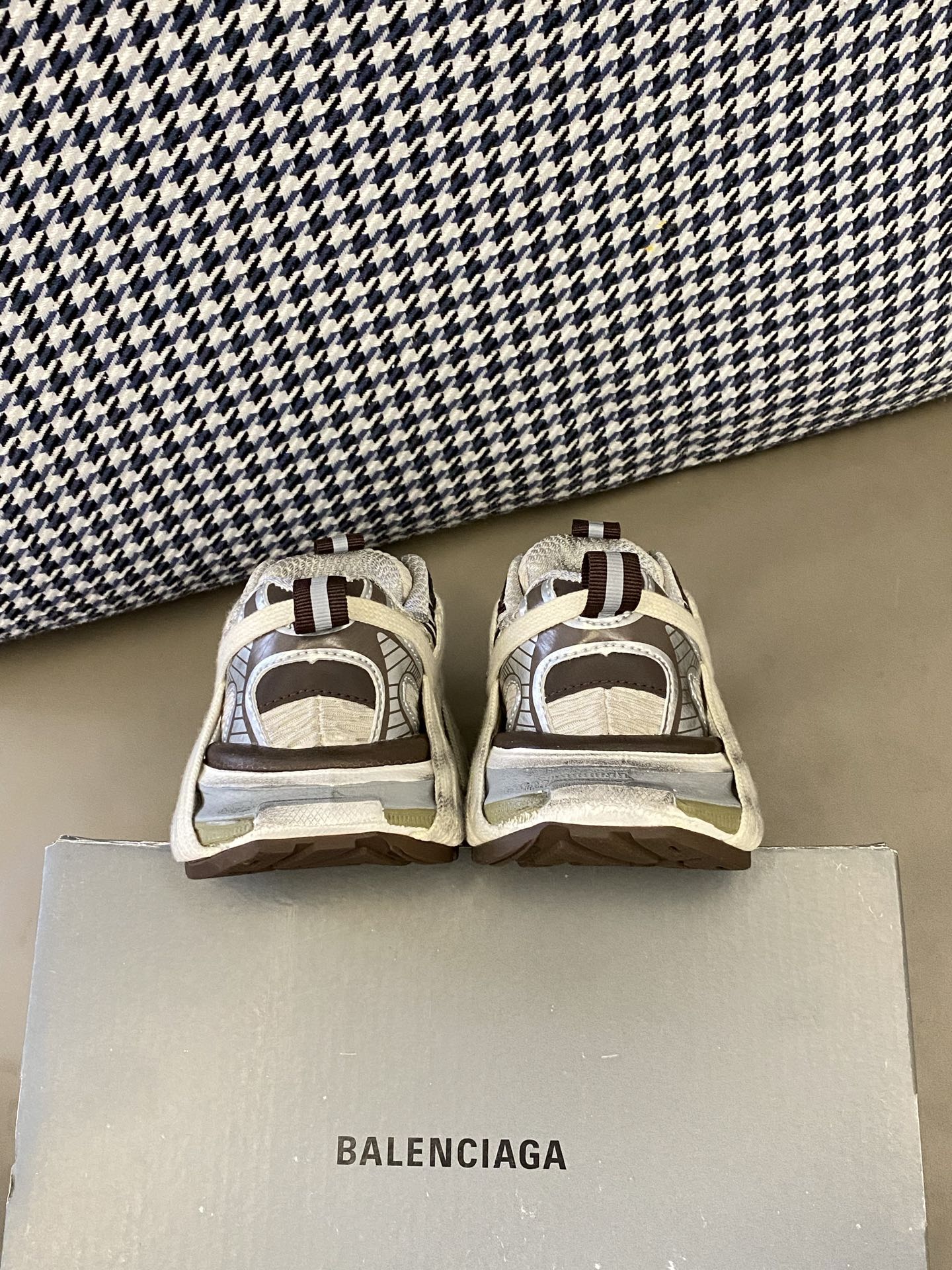 图片[7]-原图直出🌟 这款老爹鞋时尚感爆棚🤗随便一搭就能成为街头焦点💫厚底设计不仅舒适😜还能让宝贝的身材看起来更加修长🤤鞋底防滑耐磨✅-选品中心