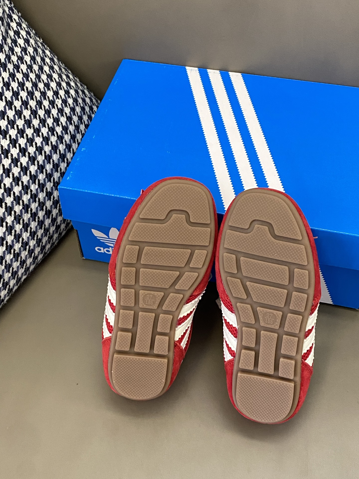 图片[9]-原图直出🌟 整双鞋子采用透气材质，夏日穿着清爽不闷热💦 脚感一绝～舒适性嘎嘎好❗️多巴胺的颜色超有质感😻还很百搭💫千万不要错过了💥-选品中心