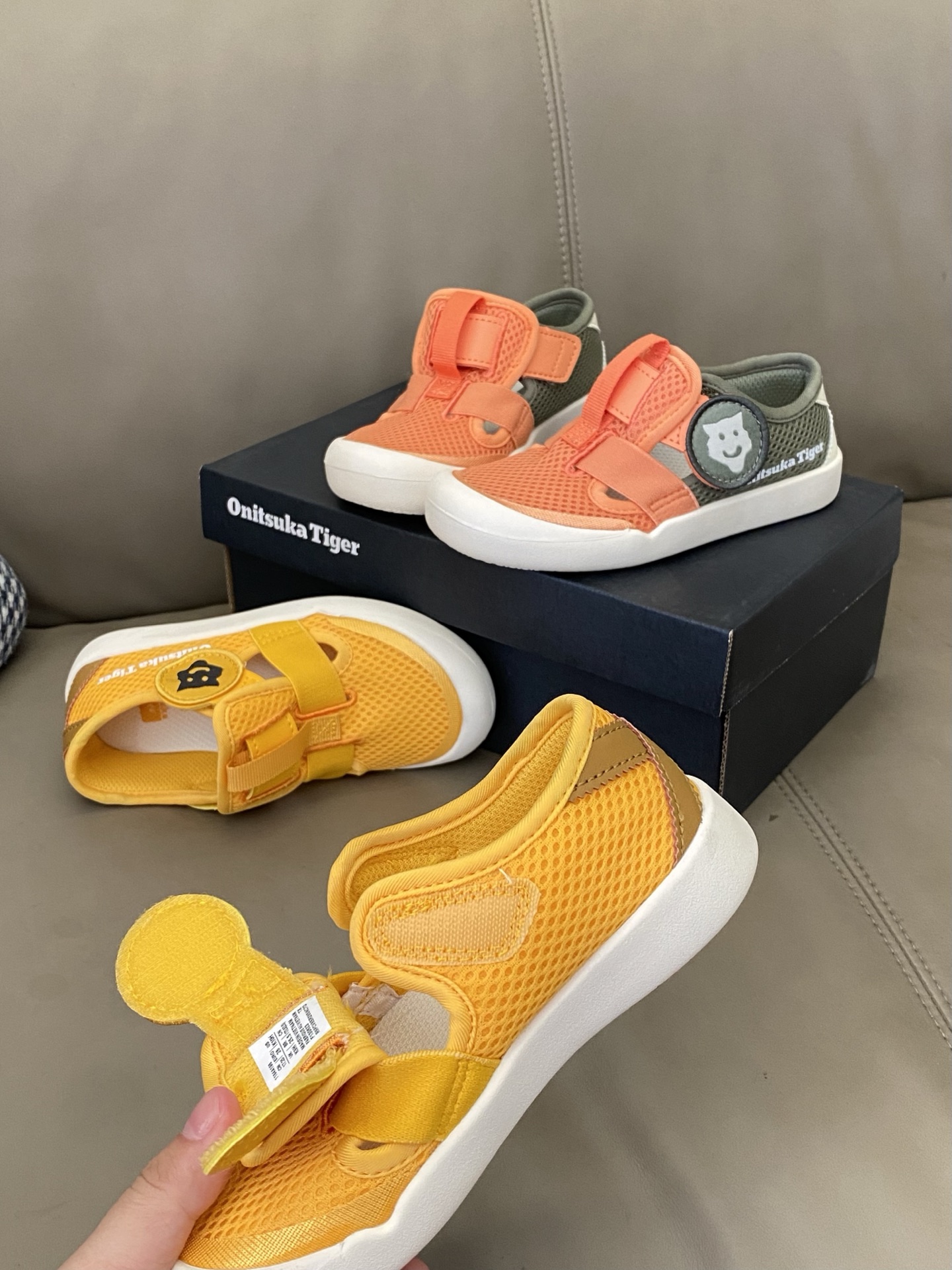 图片[3]-原图直出🌟 好看的学步鞋万里挑一😇鬼冢虎这款软软的很舒服～鞋头对胖脚宝宝也很友好😭双魔术贴设计方便宝贝穿脱✔️鞋底防滑耐磨抓地力强-选品中心