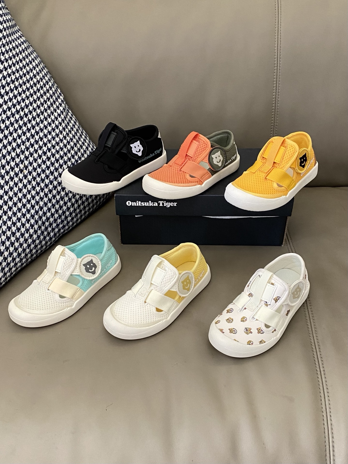 图片[5]-原图直出🌟 好看的学步鞋万里挑一😇鬼冢虎这款软软的很舒服～鞋头对胖脚宝宝也很友好😭双魔术贴设计方便宝贝穿脱✔️鞋底防滑耐磨抓地力强-选品中心