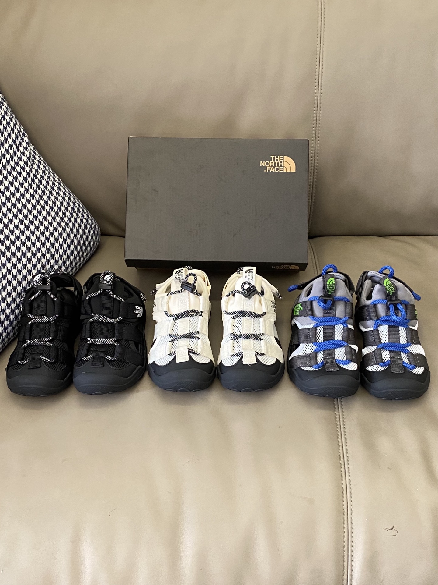 图片[5]-原图直出🌟 长在我心巴上的运动凉鞋😍网面镂空设计透气又舒适☁️一键松紧，安全无束缚🔒橡胶耐磨防滑大底，脚感不言而喻-选品中心