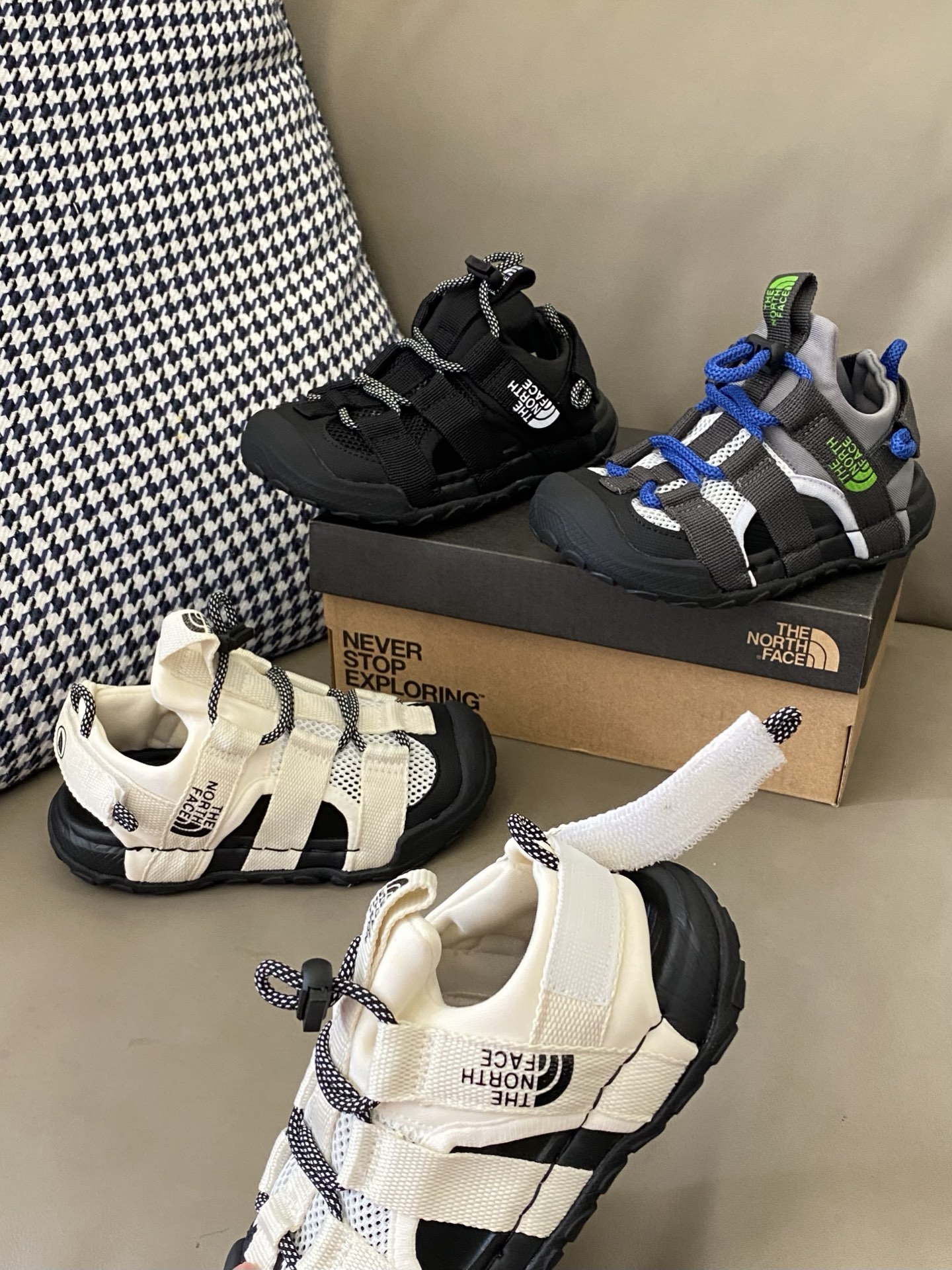 图片[6]-原图直出🌟 长在我心巴上的运动凉鞋😍网面镂空设计透气又舒适☁️一键松紧，安全无束缚🔒橡胶耐磨防滑大底，脚感不言而喻-选品中心