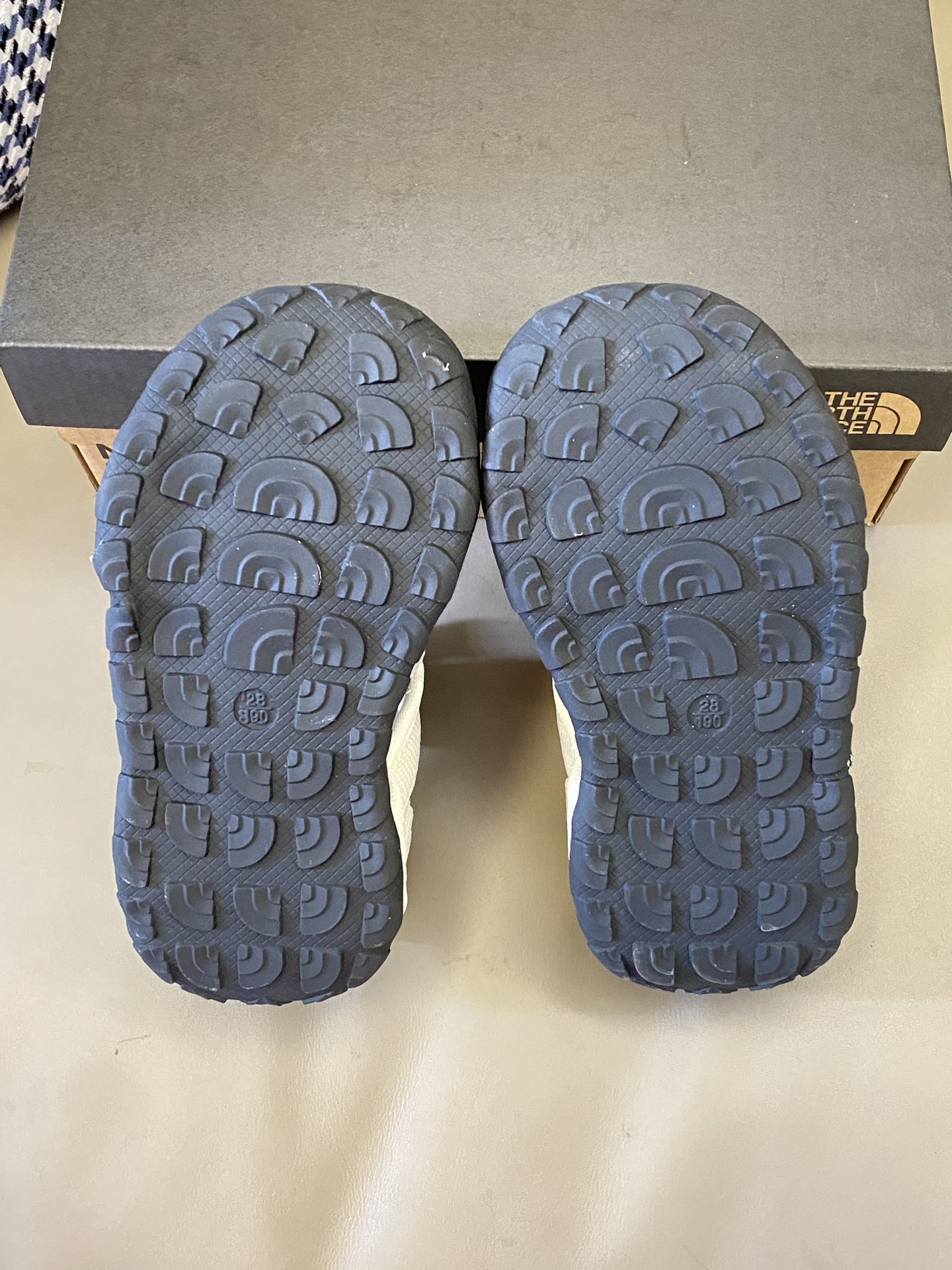 图片[9]-原图直出🌟 长在我心巴上的运动凉鞋😍网面镂空设计透气又舒适☁️一键松紧，安全无束缚🔒橡胶耐磨防滑大底，脚感不言而喻-选品中心