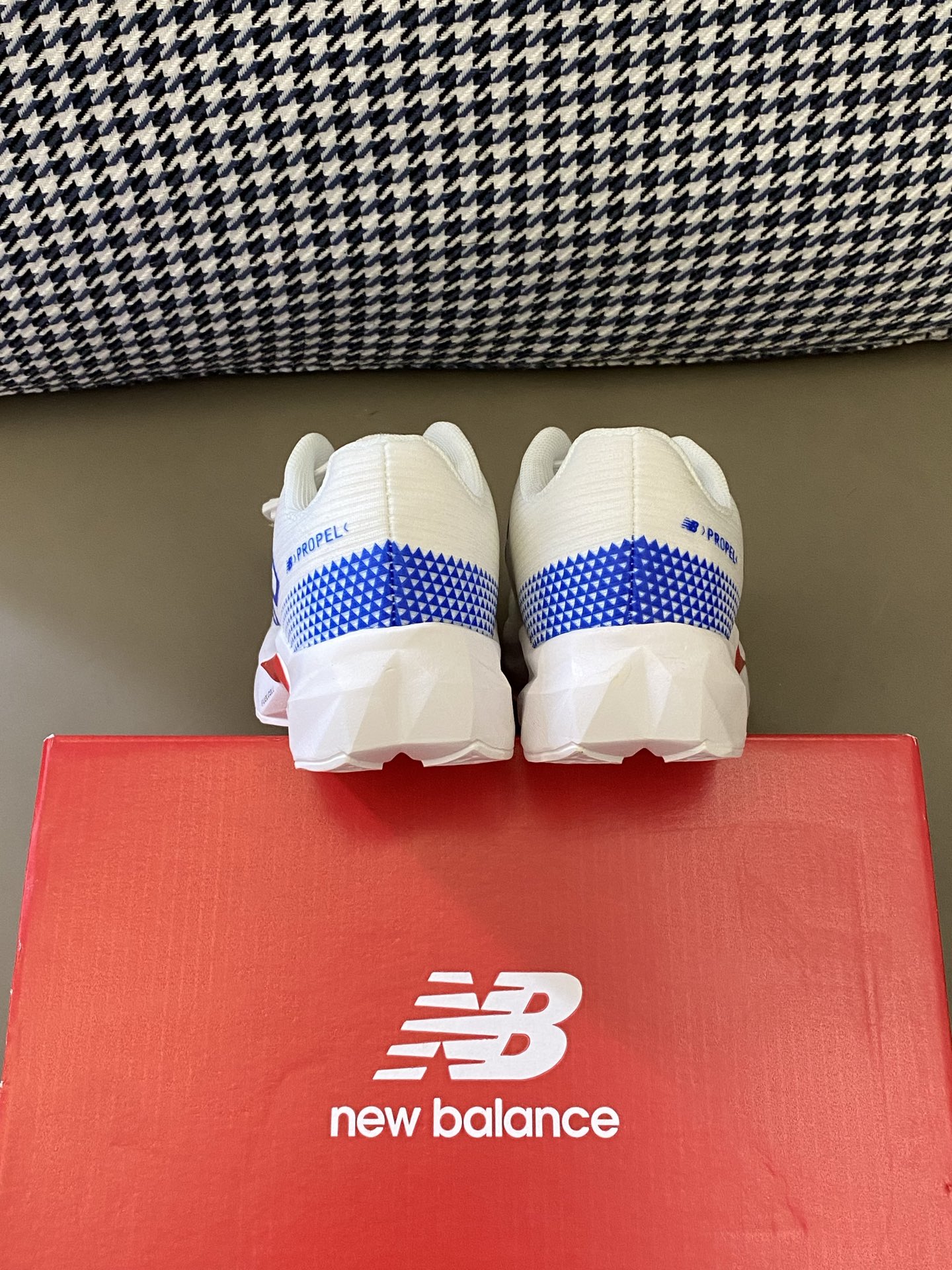 图片[7]-原图直出🌟 鞋面蜂窝网布设计干爽透气💨松紧扣设计方便宝贝穿脱✔️后跟包裹性强的同时做到了最柔和的鞋底🥰性价比还是不错的👏🏻每个配色都好好看😍-选品中心