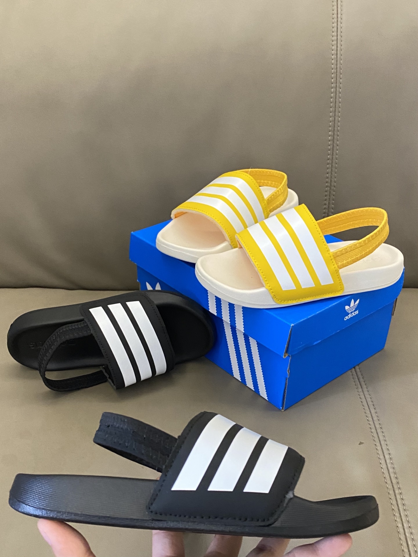 图片[6]-原图直出🌟 无拖鞋不夏天~ 给钱就卖💥晚了拍大腿🦵透气性强，舒适不闷脚☁️橡胶耐磨防滑大底脚感超赞👍🏻小童则是多加了后跟带不易脱落🔥L-选品中心