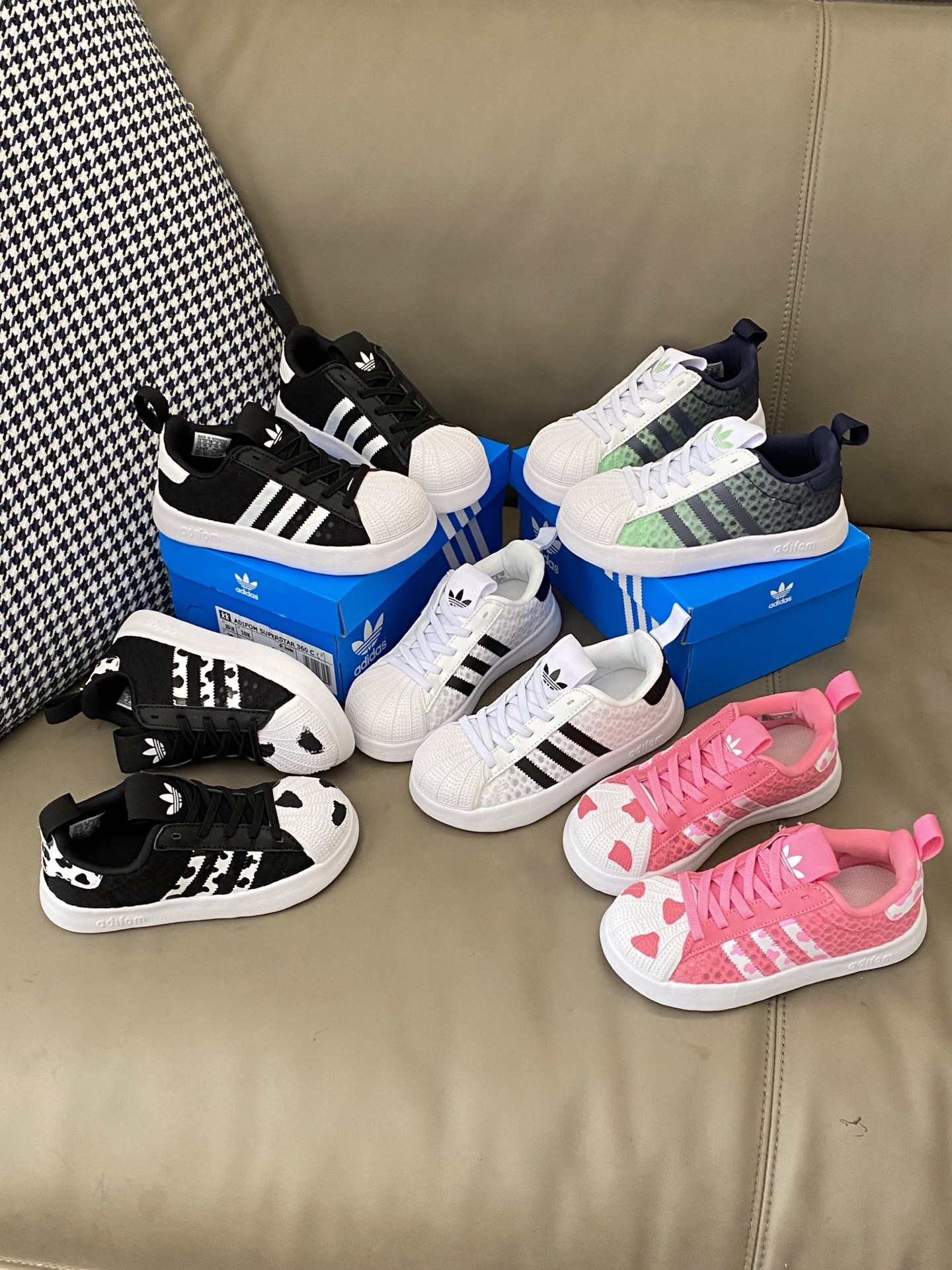 图片[4]-原图直出🌟 三Y草新款 经典永不落幕🔥鞋面贝壳头设计防撞防踢🥰松紧带设计方便宝贝穿脱✅ EVA橡胶鞋底防滑耐磨抓地力强🫶-选品中心