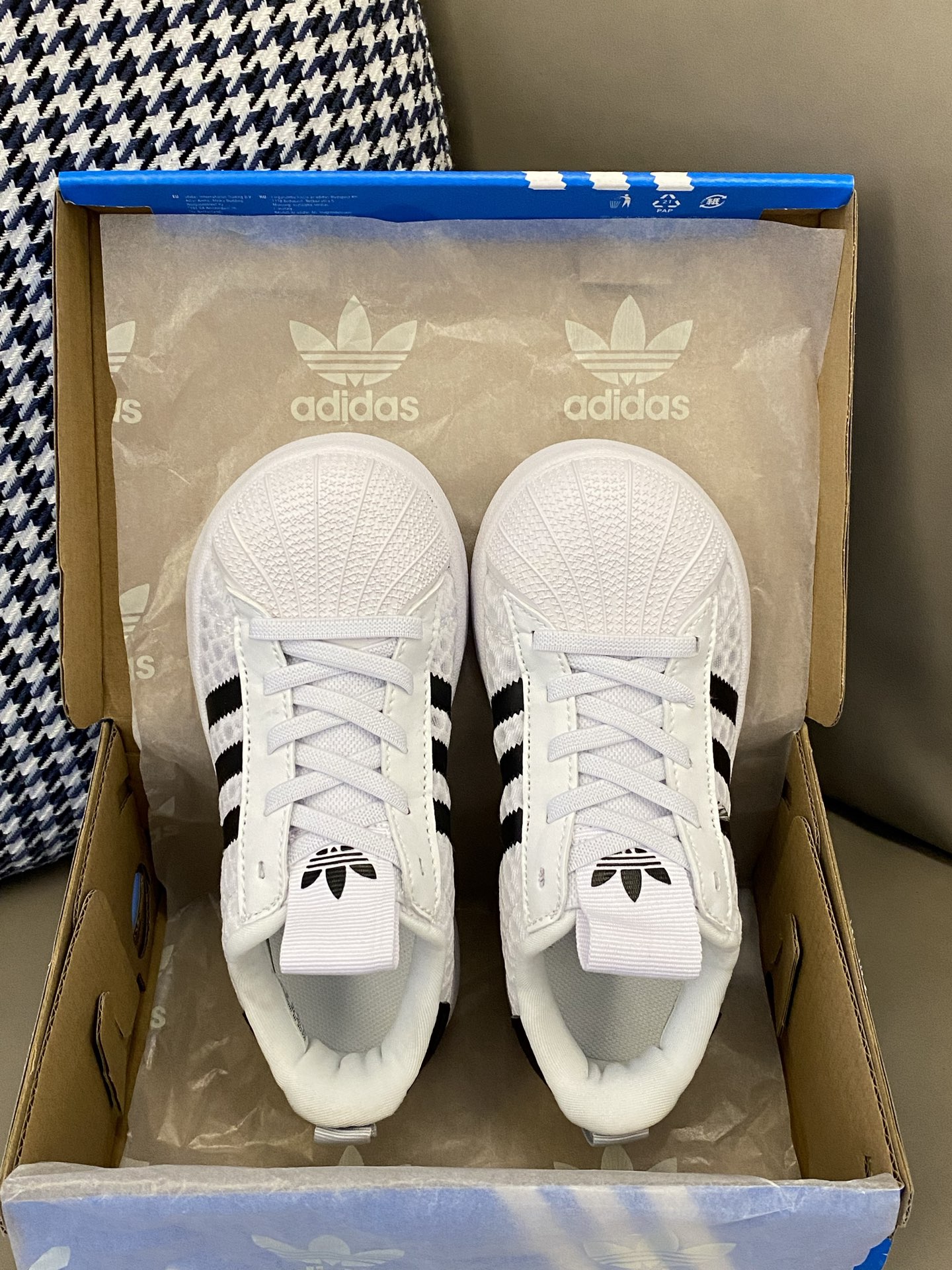 图片[2]-原图直出🌟 三Y草新款 经典永不落幕🔥鞋面贝壳头设计防撞防踢🥰松紧带设计方便宝贝穿脱✅ EVA橡胶鞋底防滑耐磨抓地力强🫶-选品中心