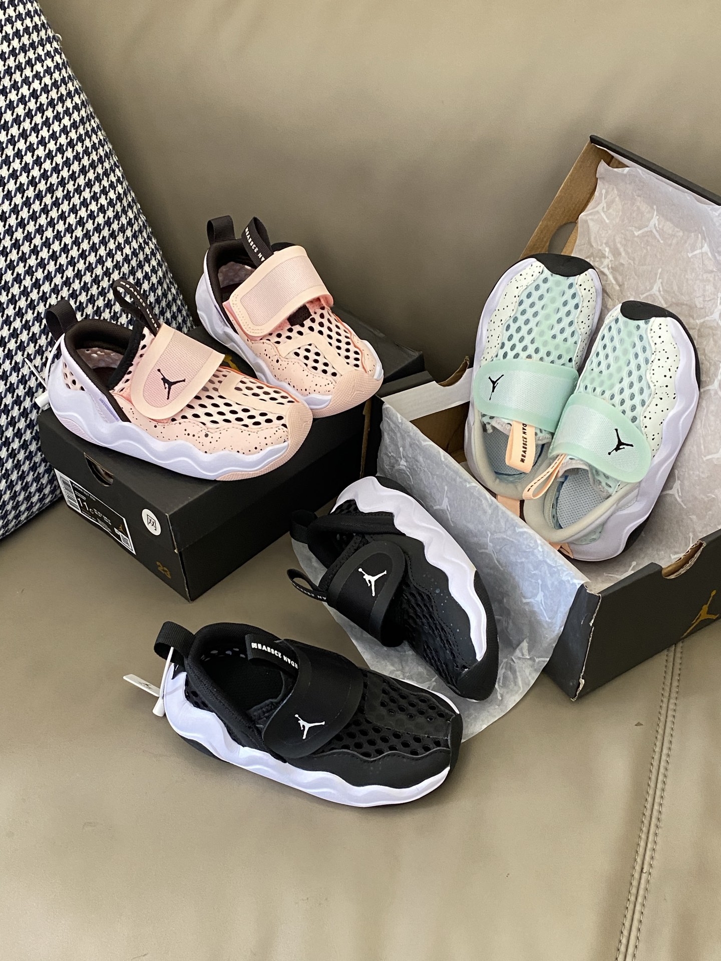 图片[4]-原图直出🌟 鞋面大网孔设计夏天穿超凉快😱而且一点也不会闷脚汗💦魔术贴设计穿脱超方便😍橡胶防滑耐磨大底😊脚感超赞😚L-选品中心