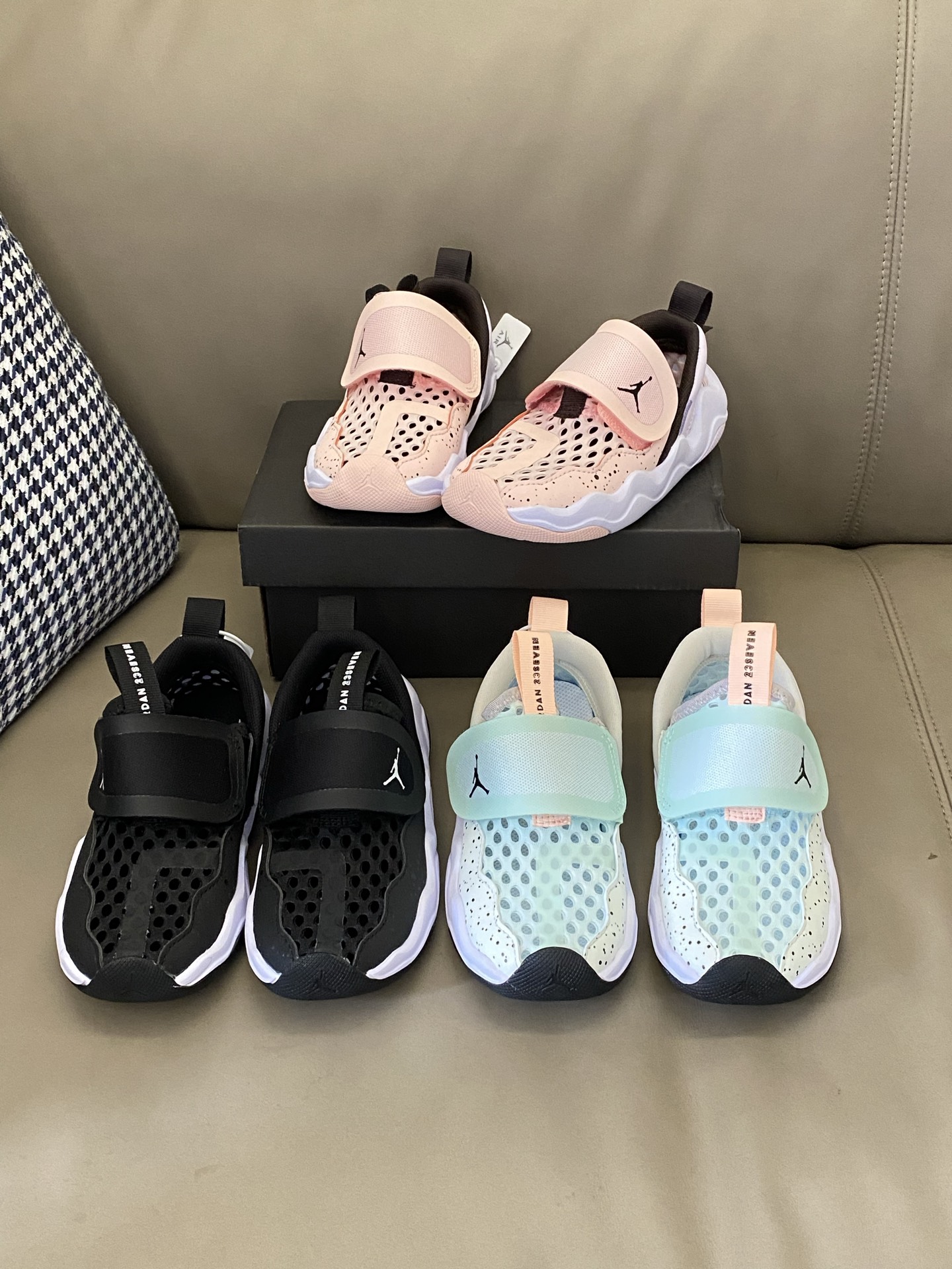 图片[5]-原图直出🌟 鞋面大网孔设计夏天穿超凉快😱而且一点也不会闷脚汗💦魔术贴设计穿脱超方便😍橡胶防滑耐磨大底😊脚感超赞😚L-选品中心