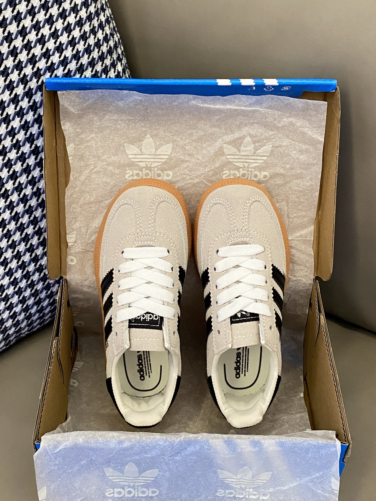 图片[2]-原图直出🌟 ～一起来捡漏啦💥这款德训鞋也太穿了😻不做选择全买🤗鞋面采用麂皮材质🙌系带设计宝贝🉑自己调节松紧度😎鞋底是橡胶材质防滑耐磨✔️-选品中心