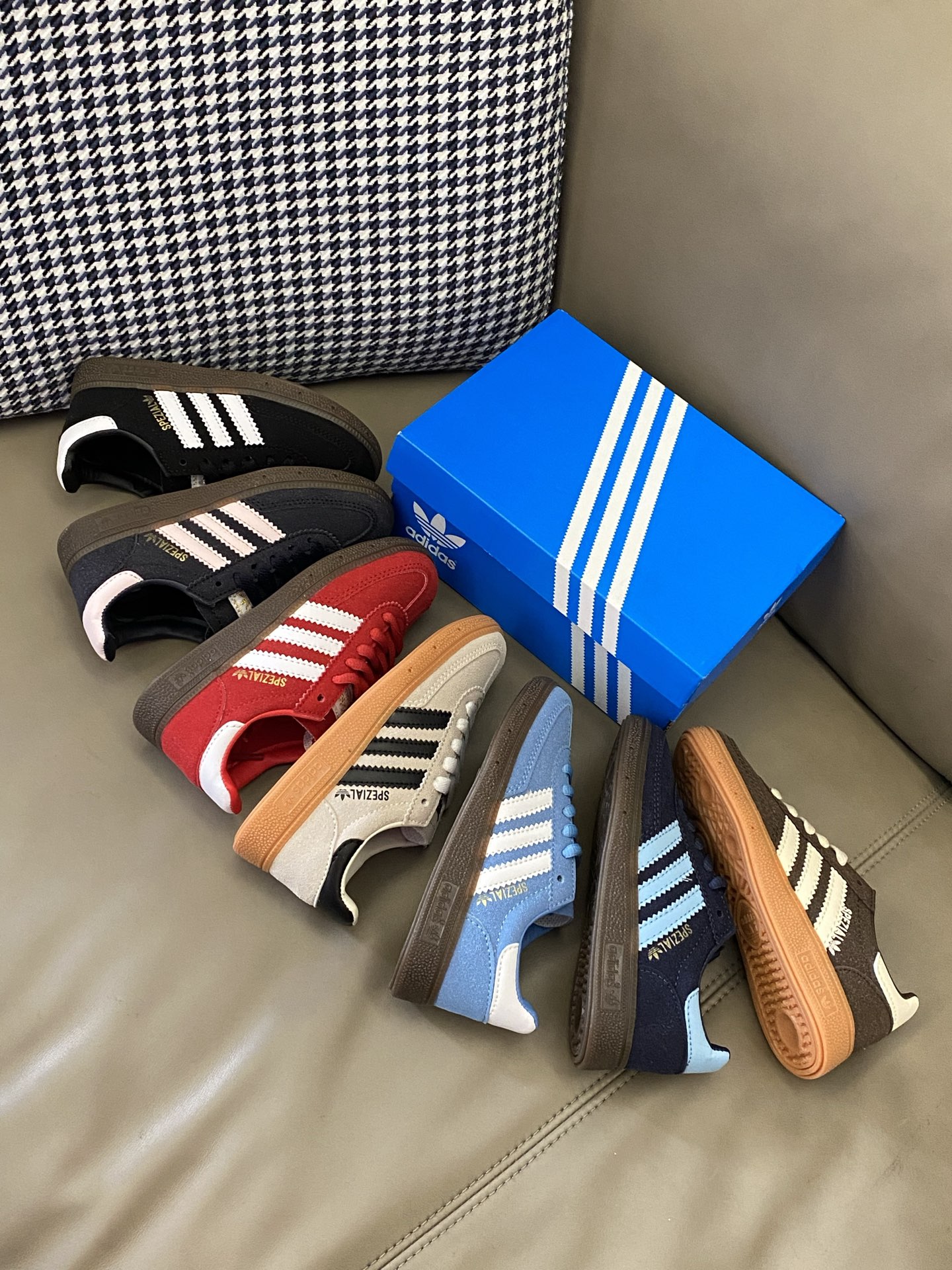 图片[5]-原图直出🌟 ～一起来捡漏啦💥这款德训鞋也太穿了😻不做选择全买🤗鞋面采用麂皮材质🙌系带设计宝贝🉑自己调节松紧度😎鞋底是橡胶材质防滑耐磨✔️-选品中心