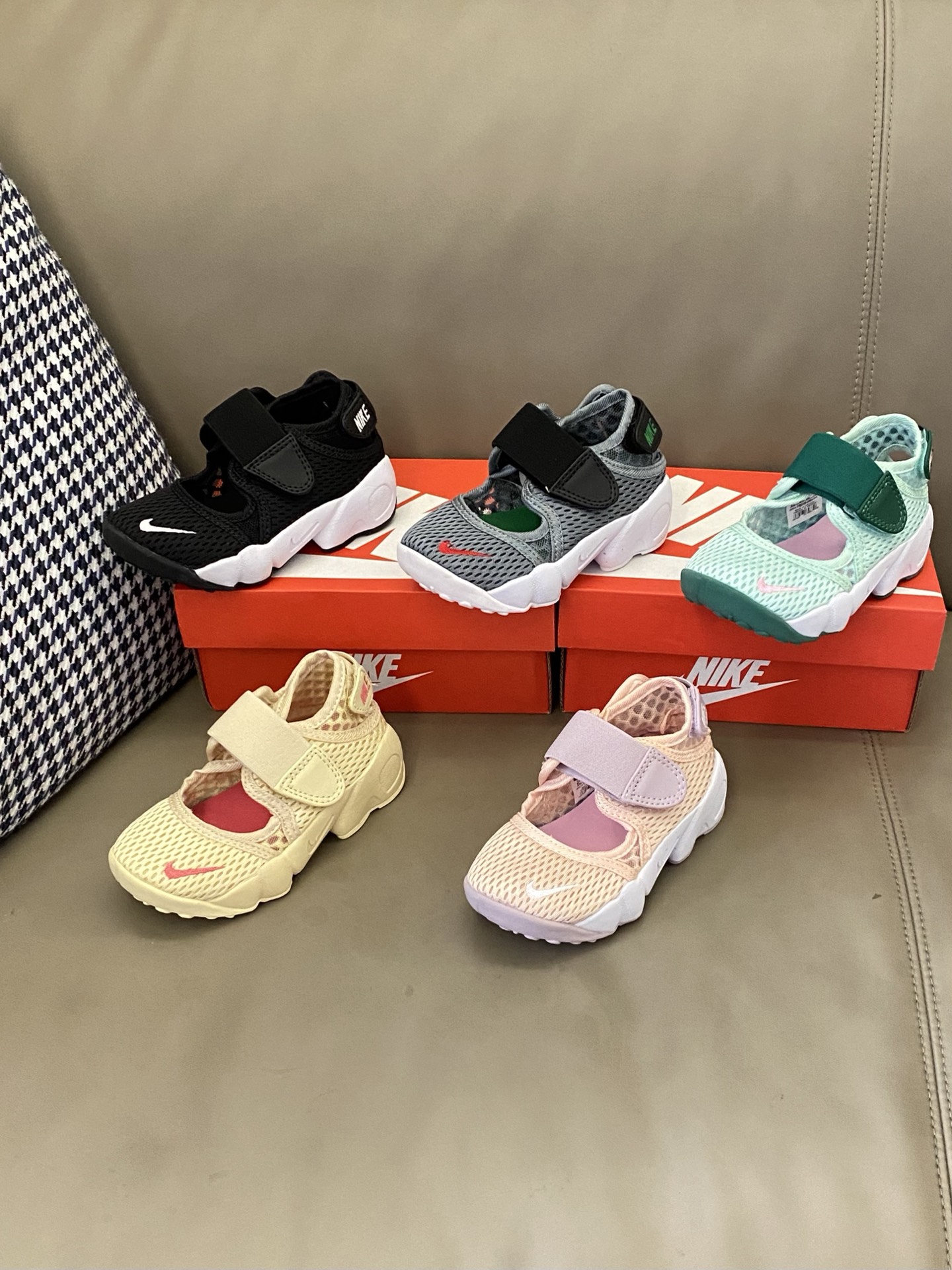 图片[6]-原图直出🌟 nike忍者鞋啊😻好喜欢小盆友的配色❗️好看鼠了😘网布设计，清爽透气💨魔术贴方便宝贝穿脱✅整双鞋子超软回弹力强👍🏻-选品中心