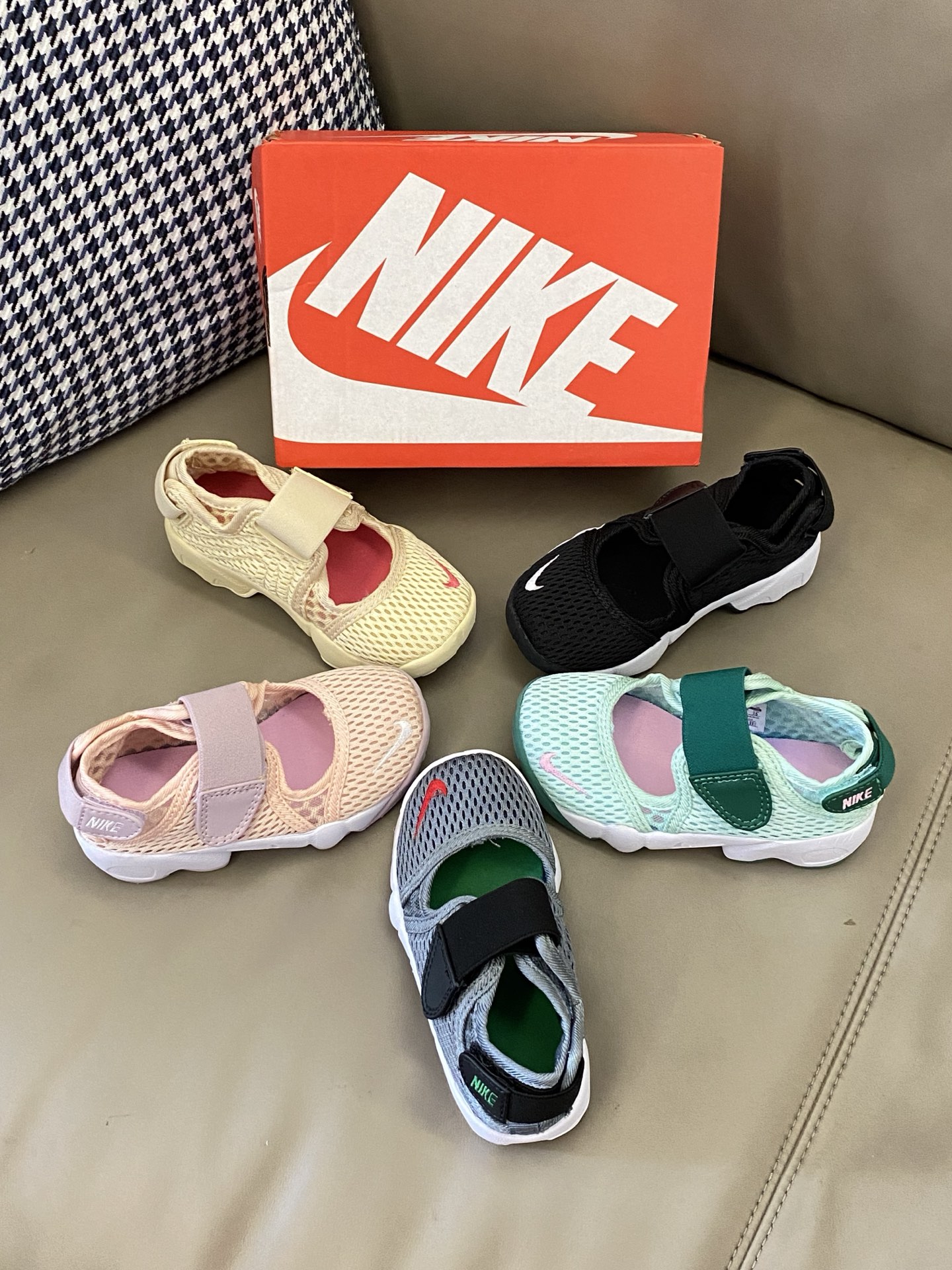 图片[5]-原图直出🌟 nike忍者鞋啊😻好喜欢小盆友的配色❗️好看鼠了😘网布设计，清爽透气💨魔术贴方便宝贝穿脱✅整双鞋子超软回弹力强👍🏻-选品中心