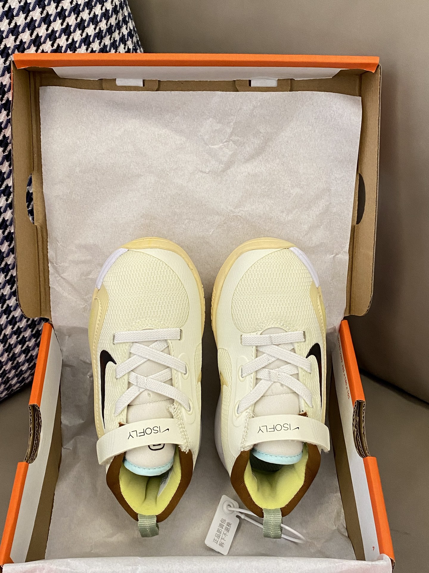 图片[3]-原图直出🌟 这款NK运动鞋真的爱了😍鞋面包裹性好还透气💨魔术贴设计超贴心，一粘一撕宝贝自己就能轻松穿脱✔️大童则是鞋带设计😎 而且款式时尚百搭😘-选品中心