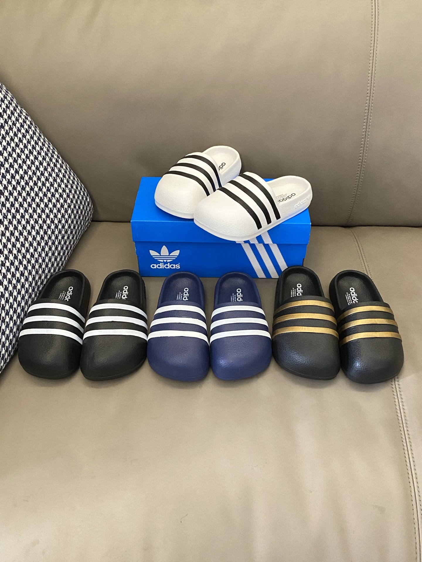 图片[5]-原图直出🌟 AD的设计师真的好会设计好可爱好喜欢😻包头设计防撞防踢保护宝贝脚趾🥰鞋底防滑耐磨✔️这款拖鞋既能溯溪踩水💦还不会发臭颜值也杠杠的~-选品中心