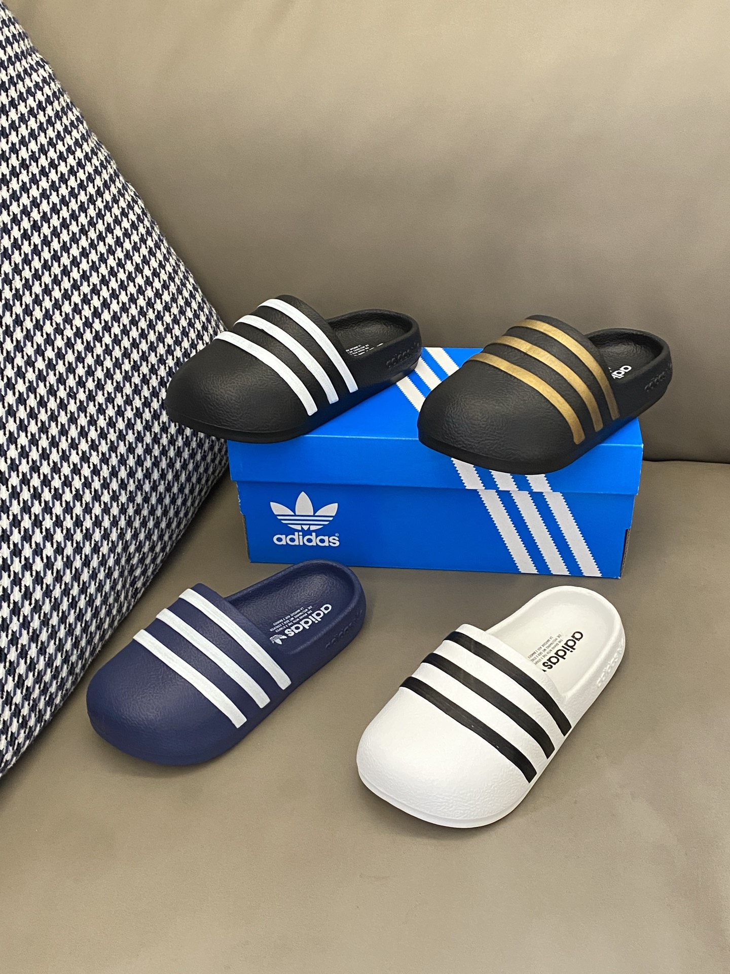 图片[6]-原图直出🌟 AD的设计师真的好会设计好可爱好喜欢😻包头设计防撞防踢保护宝贝脚趾🥰鞋底防滑耐磨✔️这款拖鞋既能溯溪踩水💦还不会发臭颜值也杠杠的~-选品中心