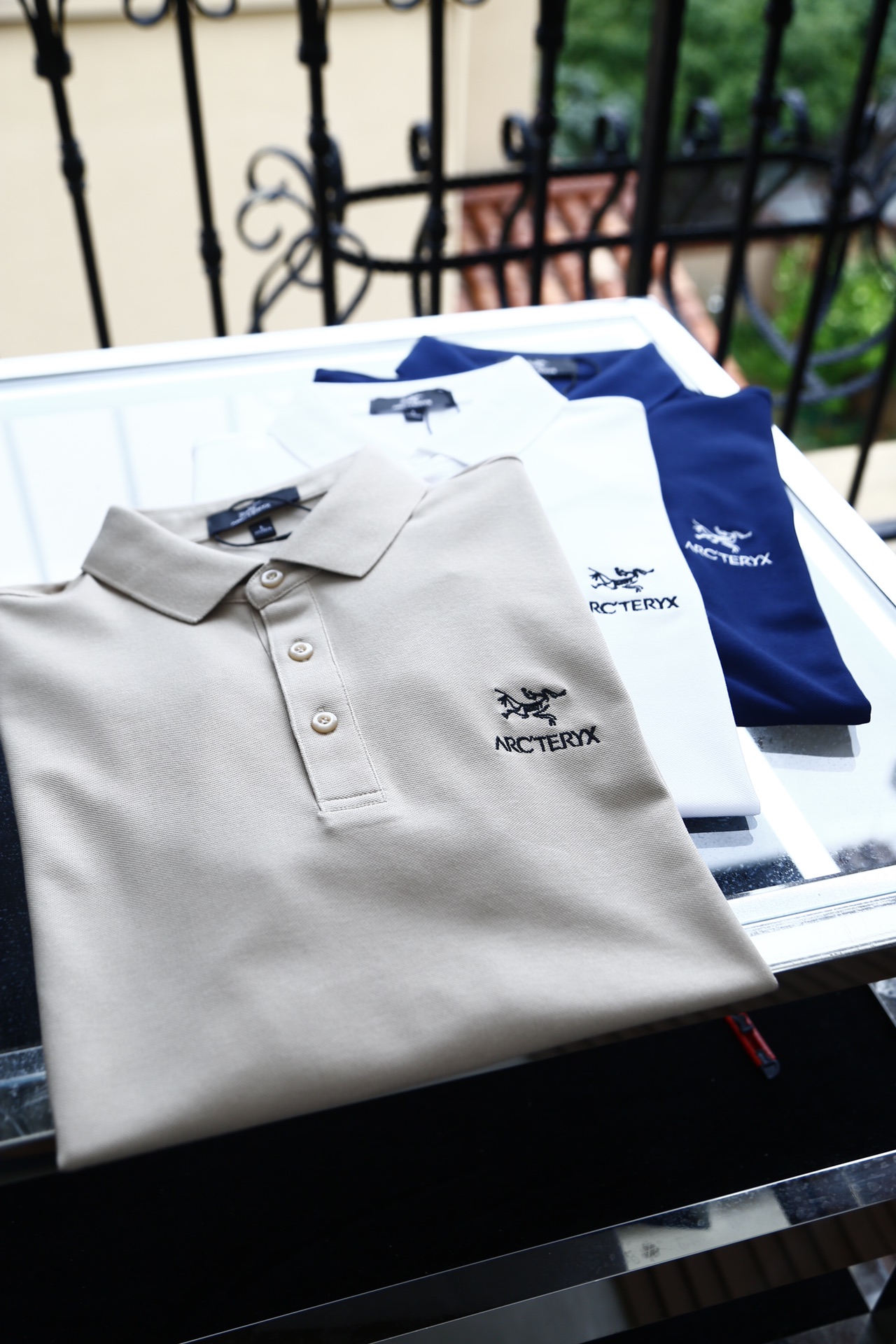 NO:120522,Archaeopteryx - a big recommendation!  New spring and summer products, on sale in counters, fashionable and high-end men's clothing Polo - chest embroidery and jacquard logo, unique and fashionable / imported top high-density mercerized beads, extremely skin-friendly and comfortable. It feels very delicate to touch, has a good texture, is cool and breathable. It is a very good overall style. It is completely fine to wear it alone. If you like it, you can stock up in advance!  Hurry up and grab it. Size (on M/4XL) pick up the next day.,arc'teryx,alexander wang19860909始祖鸟-重磅推荐！春夏新品 专柜在售 时尚高端男装Polo-胸前刺绣加提花Logo个性时尚/进口顶极高密度丝光珠地,极为亲肤舒适 摸上去非常的细腻,质感很好,凉爽透气,整体非常不错的一款,内搭单穿都完全没问题,喜欢的亲也可以提早囤货！赶紧下手抢吧.尺码（于M/4XL）隔天取货.,arc'teryx,alexander wang,Men's clothing