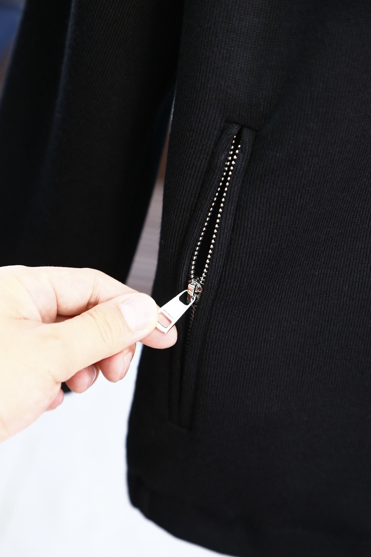 羊毛套装一套可以拆 衣服450、裤子310
蒙口/套装 2024专柜同款新品休闲套装！明星最爱时装味休闲