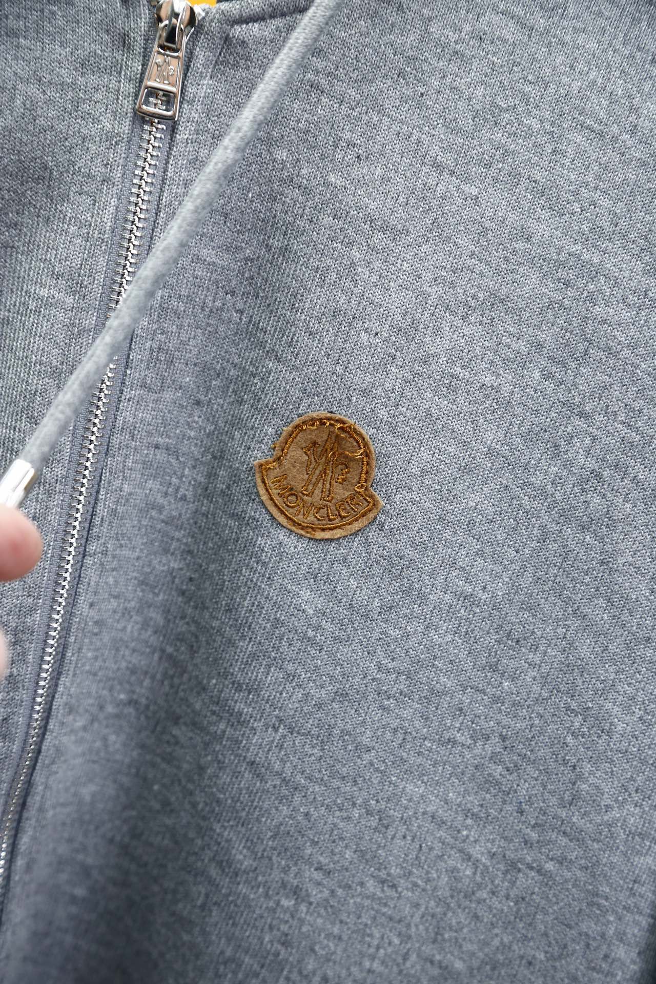 羊毛套装一套可以拆 衣服450、裤子310
蒙口/套装 2024专柜同款新品休闲套装！明星最爱时装味休闲