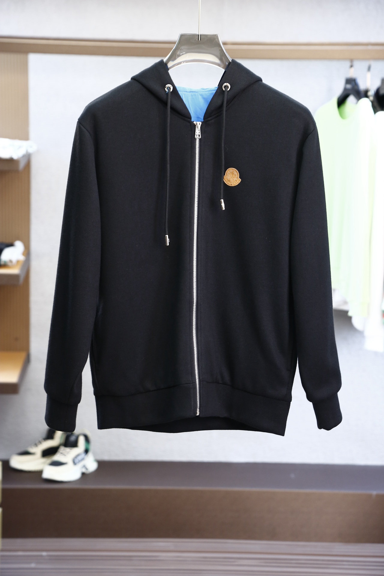 羊毛套装一套可以拆 衣服450、裤子310
蒙口/套装 2024专柜同款新品休闲套装！明星最爱时装味休闲