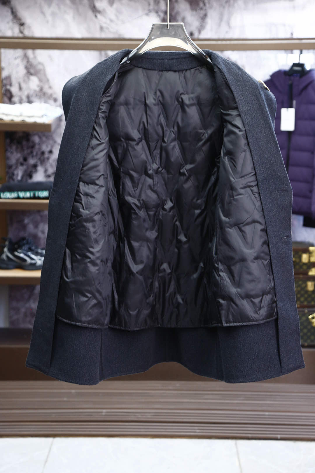 
Gucci古奇-202秋冬新品 高级定制 时装设计师款打造出精致的摩登STAY！经典之作爆款二粒扣羊毛