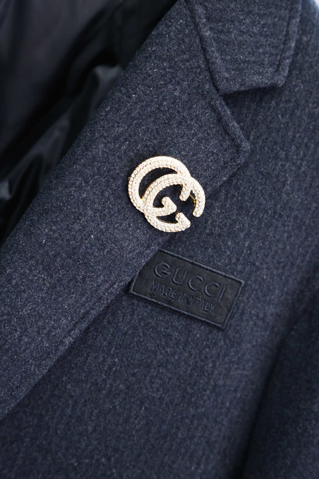 
Gucci古奇-202秋冬新品 高级定制 时装设计师款打造出精致的摩登STAY！经典之作爆款二粒扣羊毛