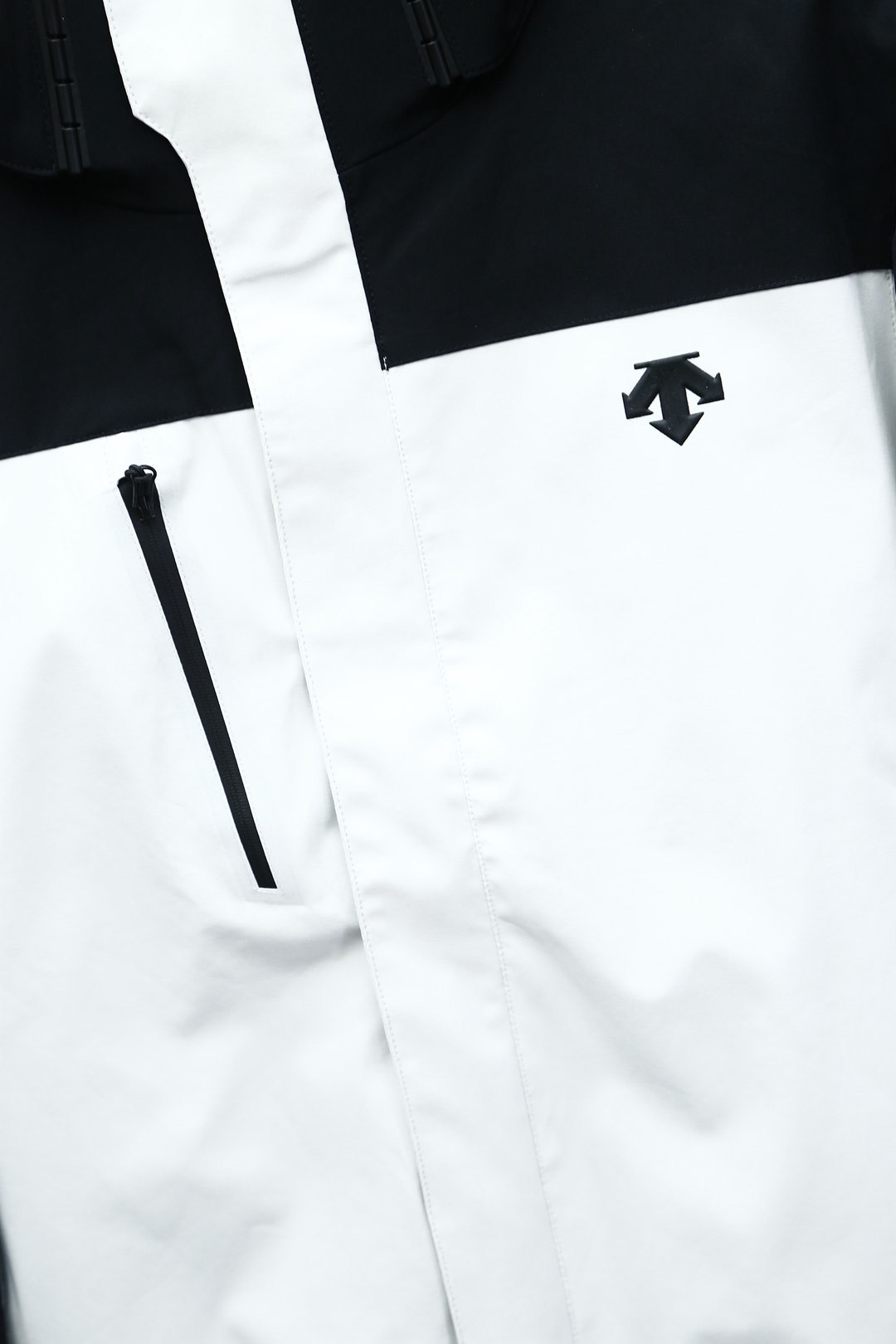 🌟 DESCENTE*迪桑特 24ss秋冬新款羽绒内胆两件套二合一男款羽绒冲锋衣外套
转图必卖的大爆款!