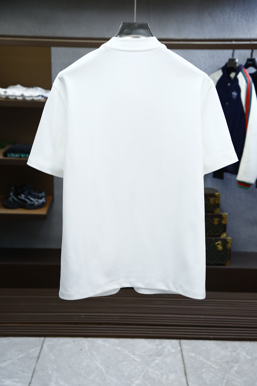 
MM时尚潮牌；颜色：白色 深灰 奶油黄
2.尺码M-5XL
3.版型微阔短袖T
4.成份罗马棉平纹面料