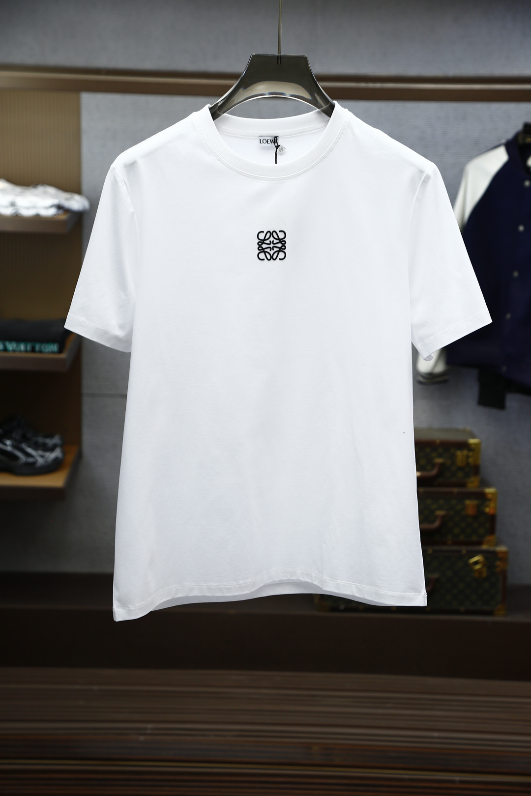 📣📣📣
罗意威｜经典爆款 logo刺绣T恤
码数M-3XL男女同款 现货发售

精选棉质面料，上身舒适透