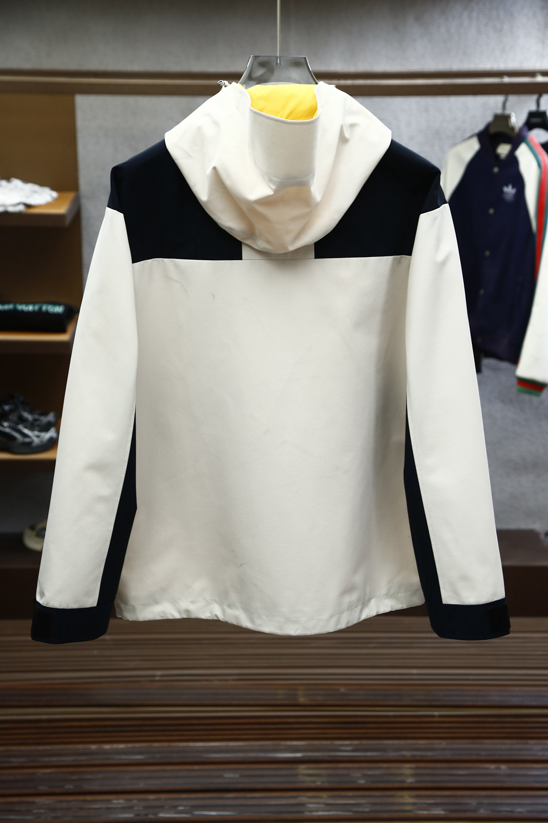 
Gucci古奇/防风衣外套2025SS🪴新品火爆上市啦🎋
 顶尖🌵时尚🌴潮流🎄狠货🌳
🌼🌼
甄选定制高