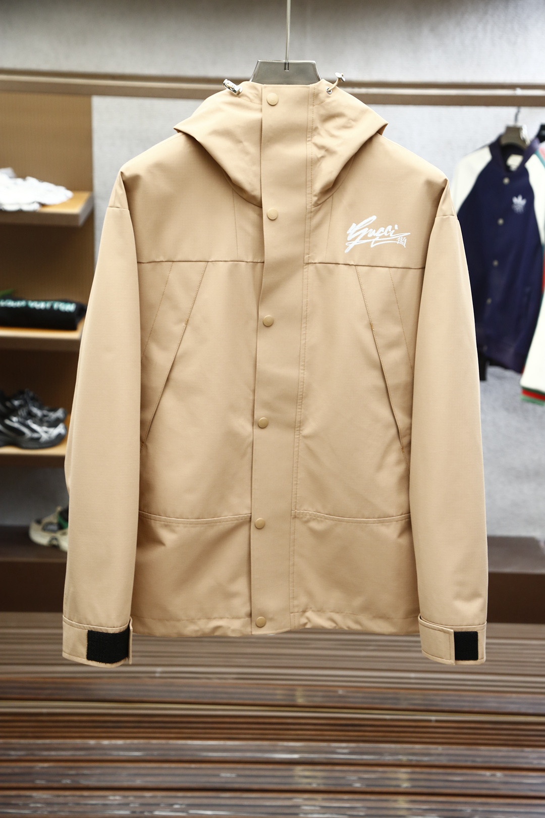 
Gucci古奇/防风衣外套2025SS🪴新品火爆上市啦🎋
 顶尖🌵时尚🌴潮流🎄狠货🌳
🌼🌼
甄选定制高