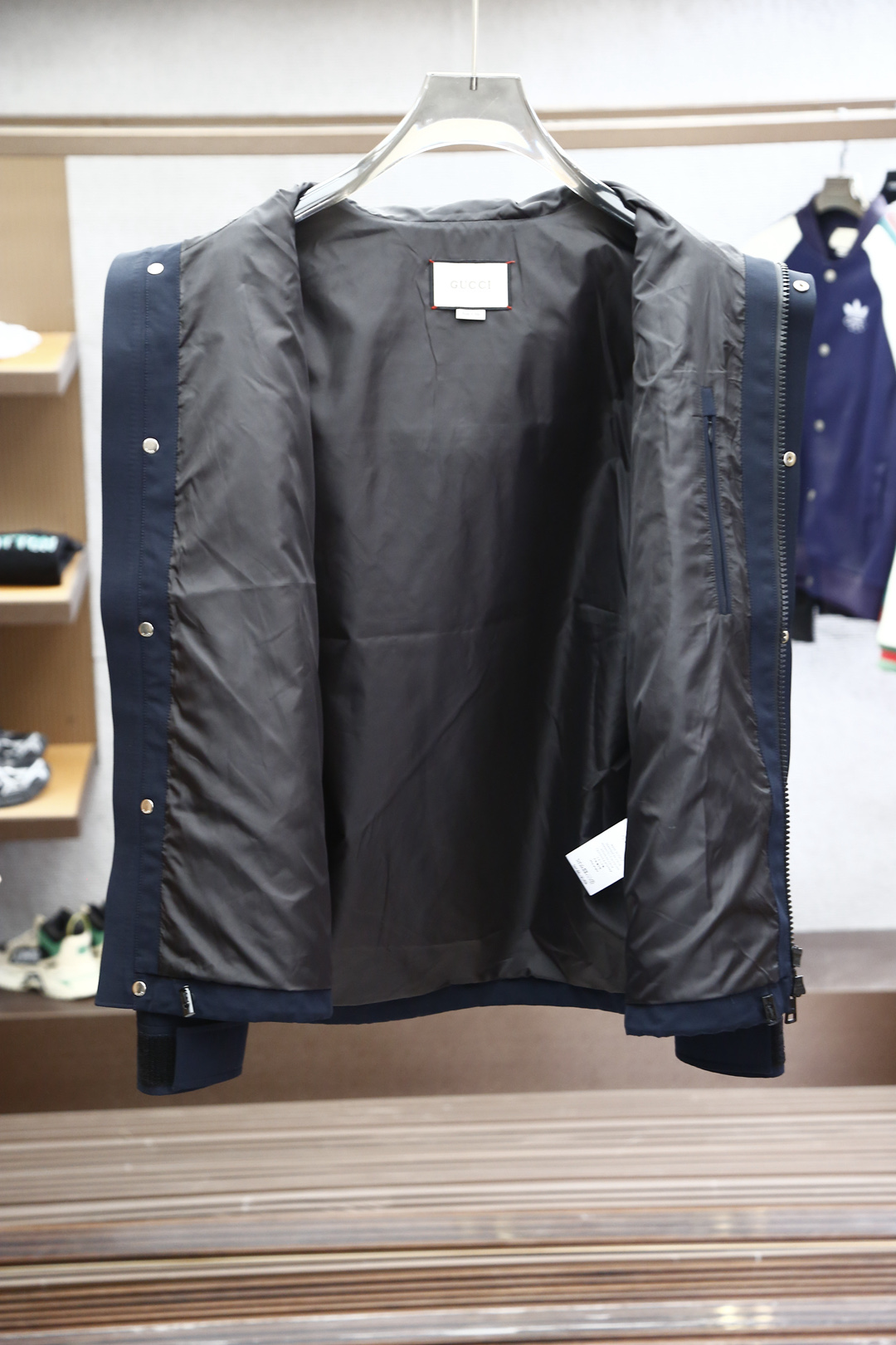 
Gucci古奇/防风衣外套2025SS🪴新品火爆上市啦🎋
 顶尖🌵时尚🌴潮流🎄狠货🌳
🌼🌼
甄选定制高