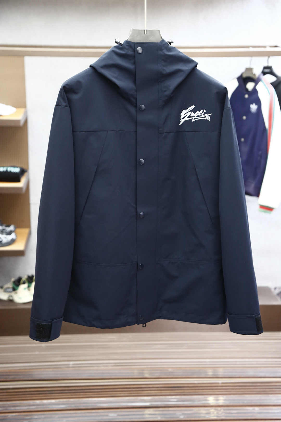 
Gucci古奇/防风衣外套2025SS🪴新品火爆上市啦🎋
 顶尖🌵时尚🌴潮流🎄狠货🌳
🌼🌼
甄选定制高