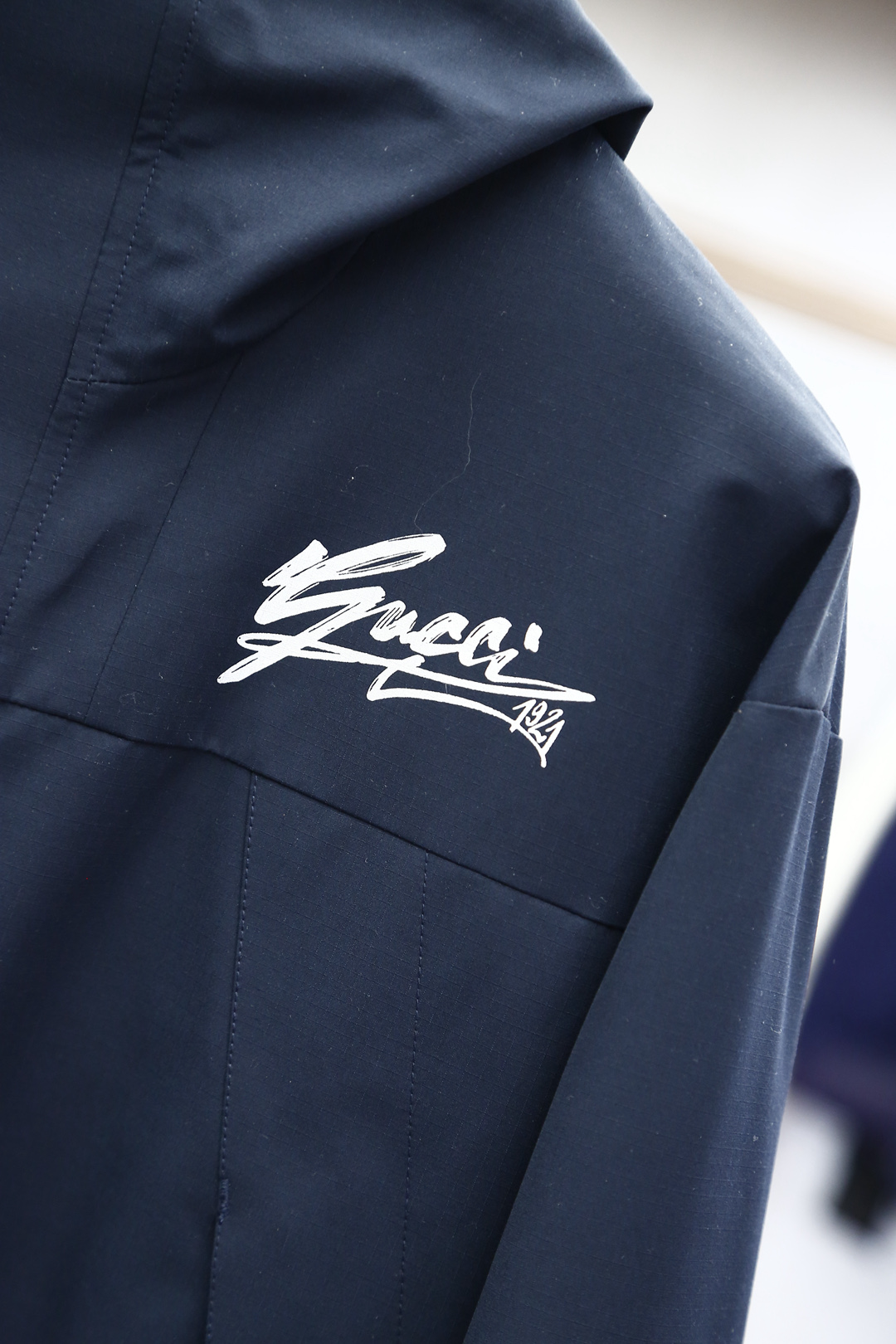 
Gucci古奇/防风衣外套2025SS🪴新品火爆上市啦🎋
 顶尖🌵时尚🌴潮流🎄狠货🌳
🌼🌼
甄选定制高