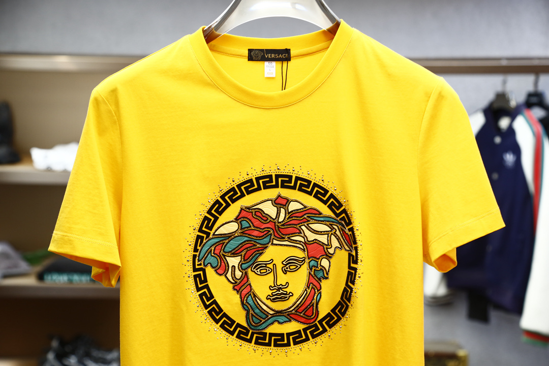 
范思哲Versace-高级成衣 2025新年打底订单系列！熟男 轻熟男 最爱款式 最经典净色通勤百搭帅