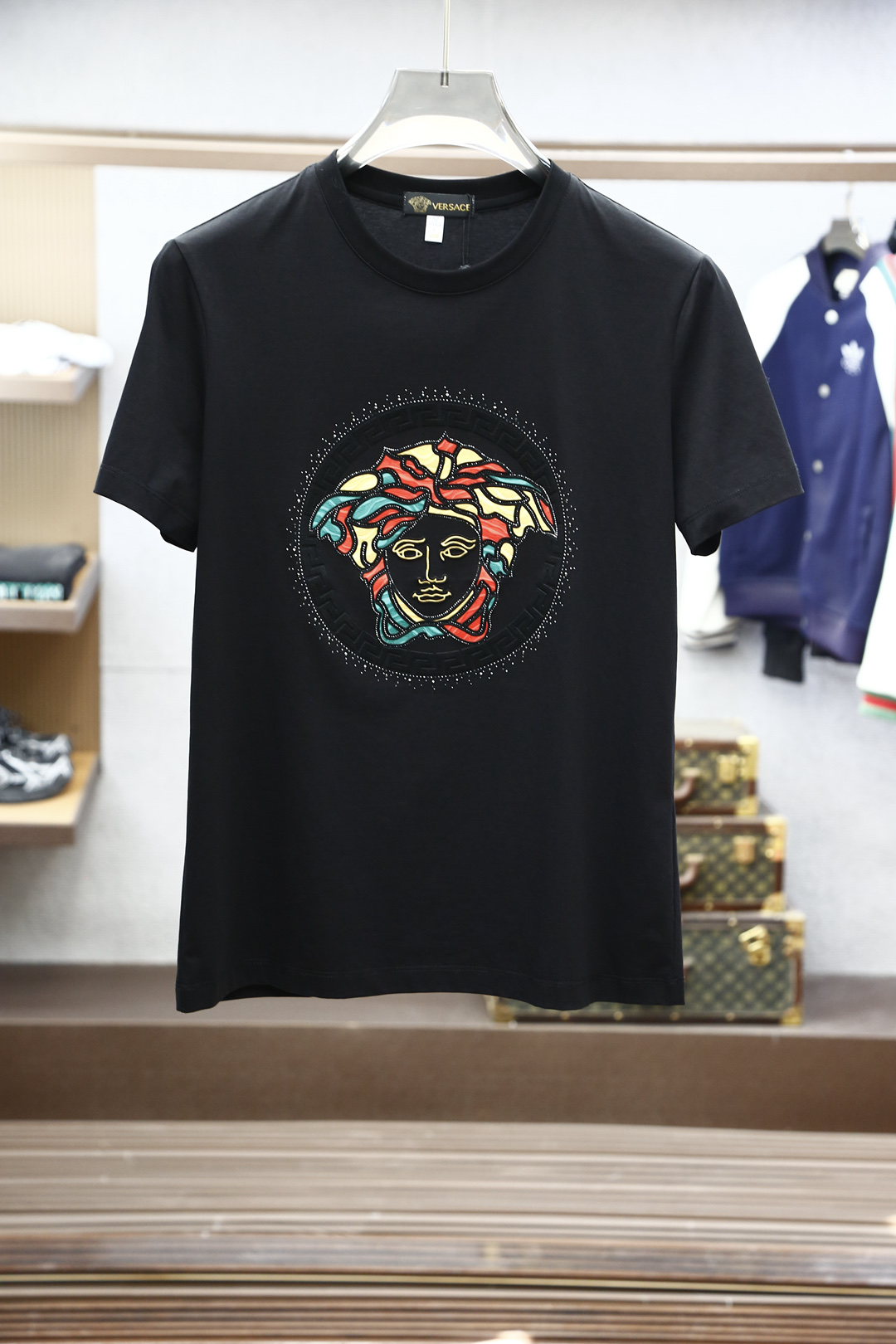 
范思哲Versace-高级成衣 2025新年打底订单系列！熟男 轻熟男 最爱款式 最经典净色通勤百搭帅