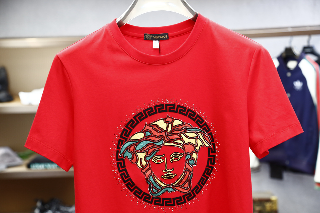 
范思哲Versace-高级成衣 2025新年打底订单系列！熟男 轻熟男 最爱款式 最经典净色通勤百搭帅