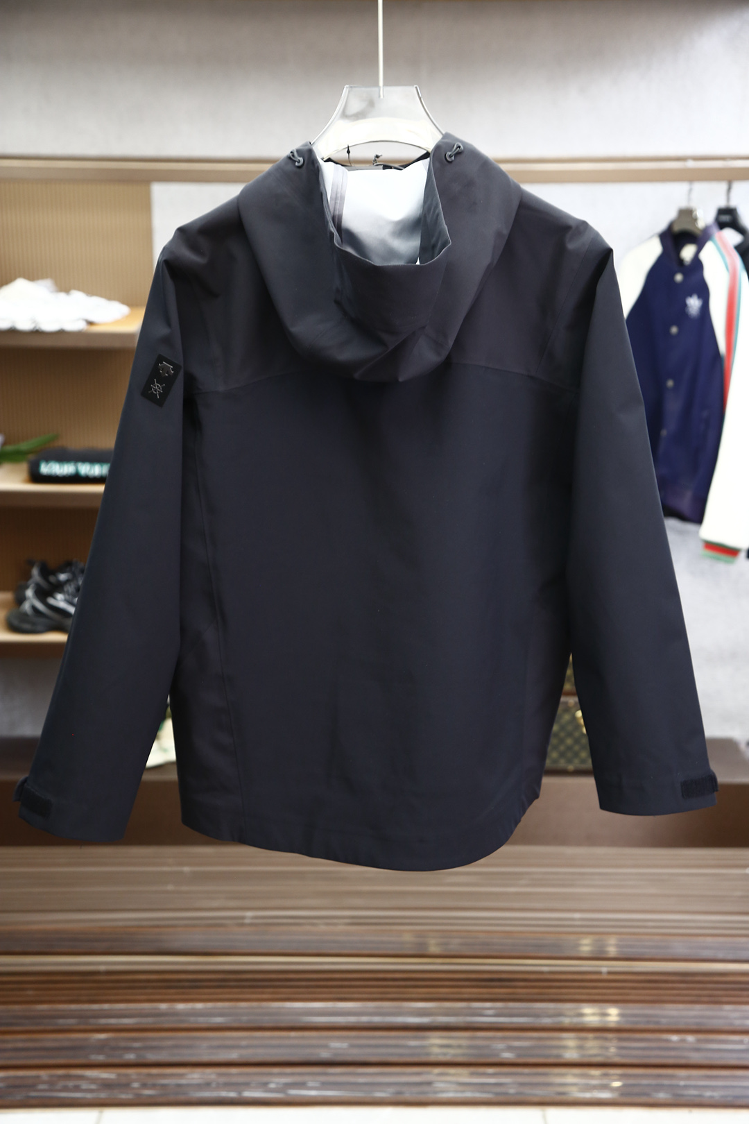 
DESCENTE—迪桑特新款运动休闲三色软壳冲锋衣，原版1.1顶级打造，100分还原，进口软壳面料舒适