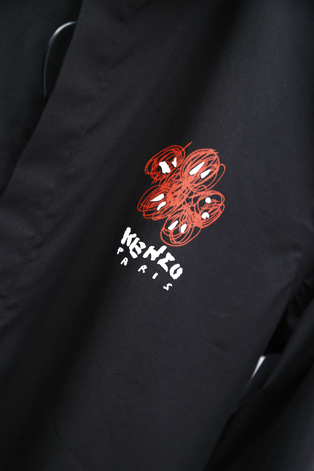 
Kenzo，2025早春新品 专柜在售 时尚高端男装衬衣，纯白色设计干净利落整洁，董事长精英必备系列，