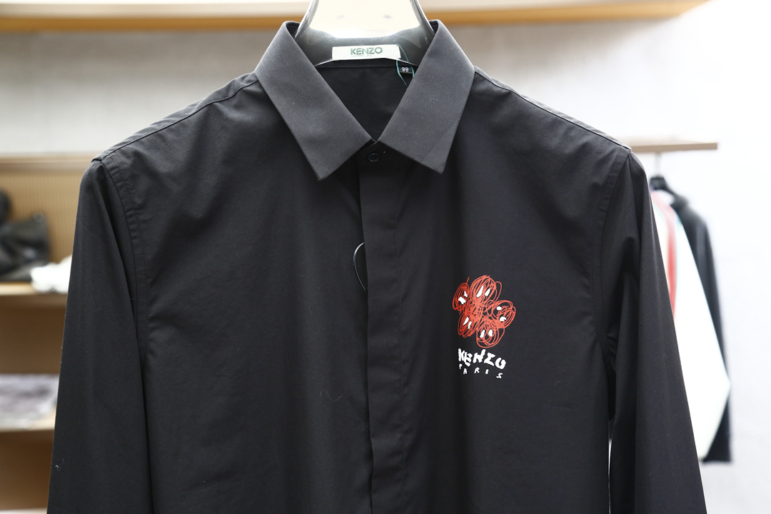 
Kenzo，2025早春新品 专柜在售 时尚高端男装衬衣，纯白色设计干净利落整洁，董事长精英必备系列，
