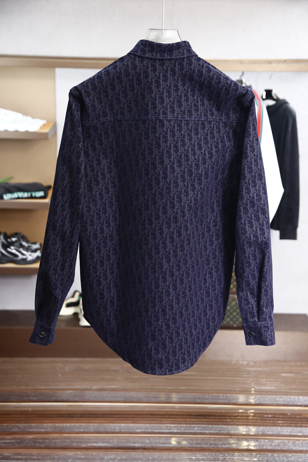 DIOR AND KAWS Limited Edition Spring Snake Jacket Shirt Collection - 图片 7
