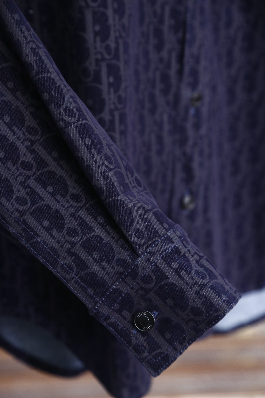 DIOR AND KAWS Limited Edition Spring Snake Jacket Shirt Collection - 图片 5