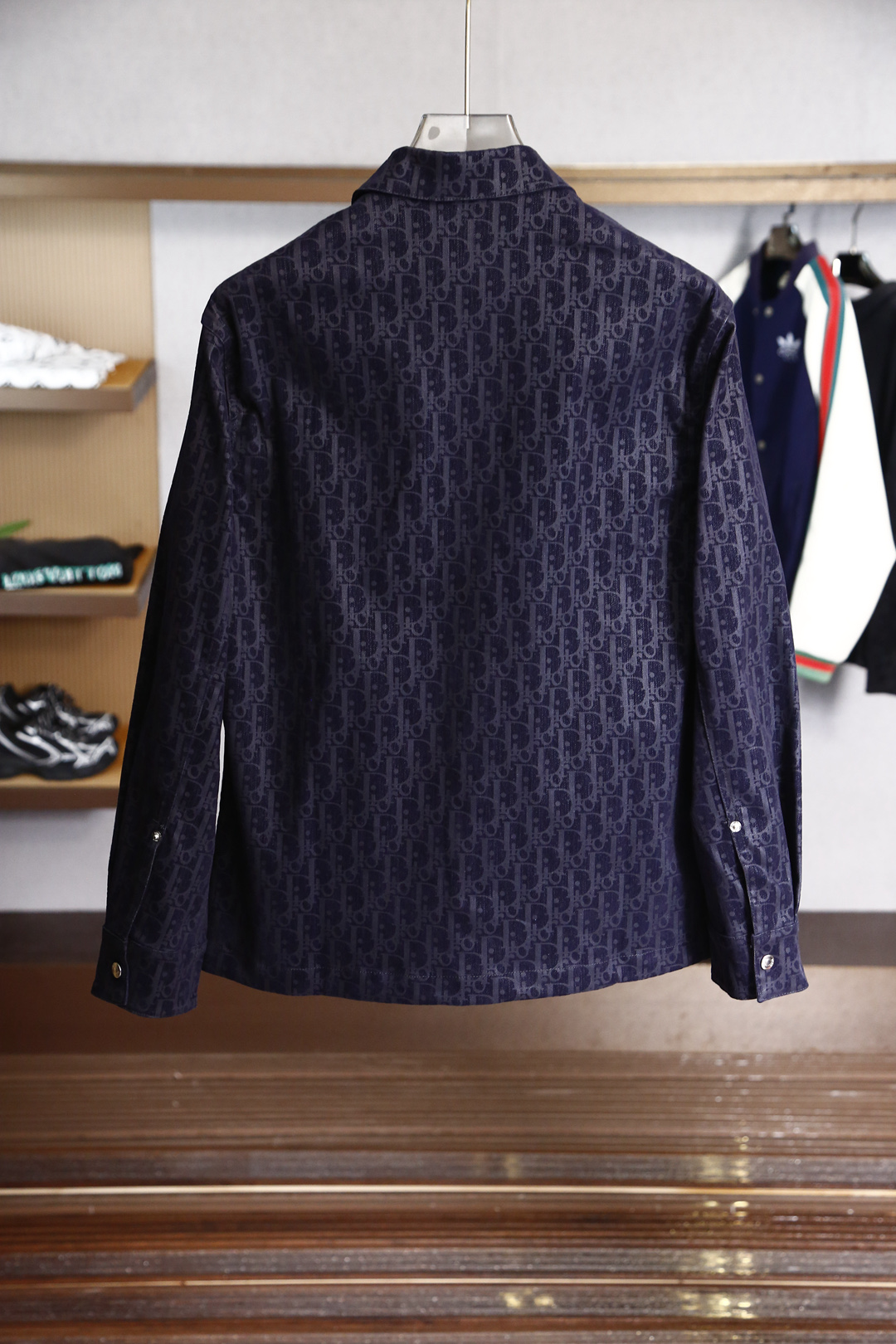 DIOR AND KAWS Spring Collection: Oblique Shirt-Marked Cowboy Jackets - 图片 8